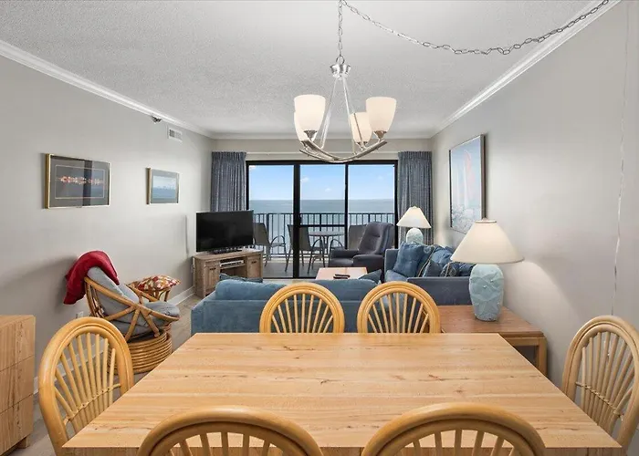 Beautiful 2 Bedroom Plaza With Outdoor Pool! Ocean Stadt