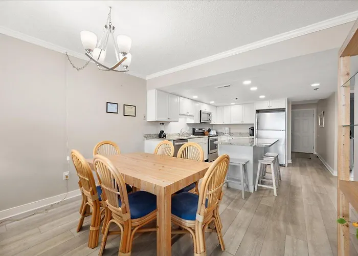 Beautiful 2 Bedroom Plaza With Outdoor Pool! Ferienhaus *