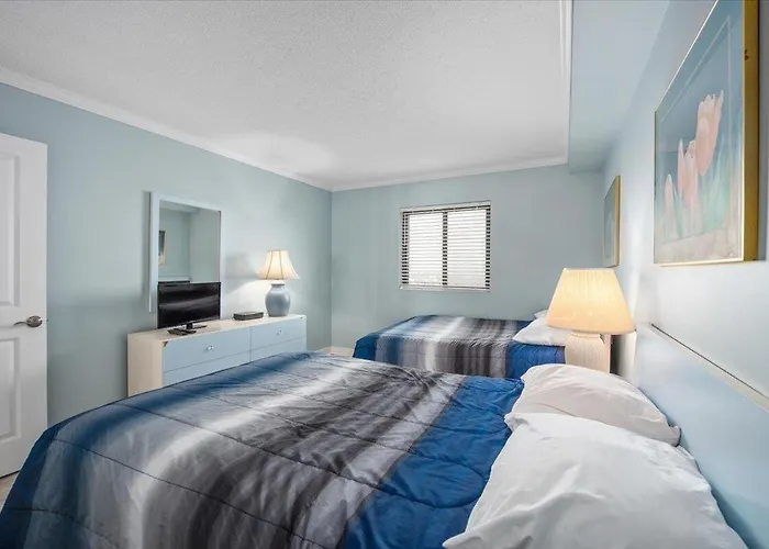 Ferienhaus Beautiful 2 Bedroom Plaza With Outdoor Pool!