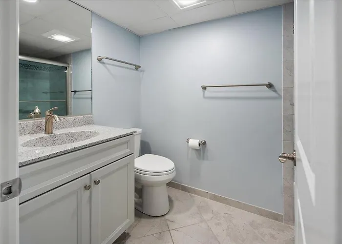 Beautiful 2 Bedroom Plaza With Outdoor Pool! Ocean Stadt